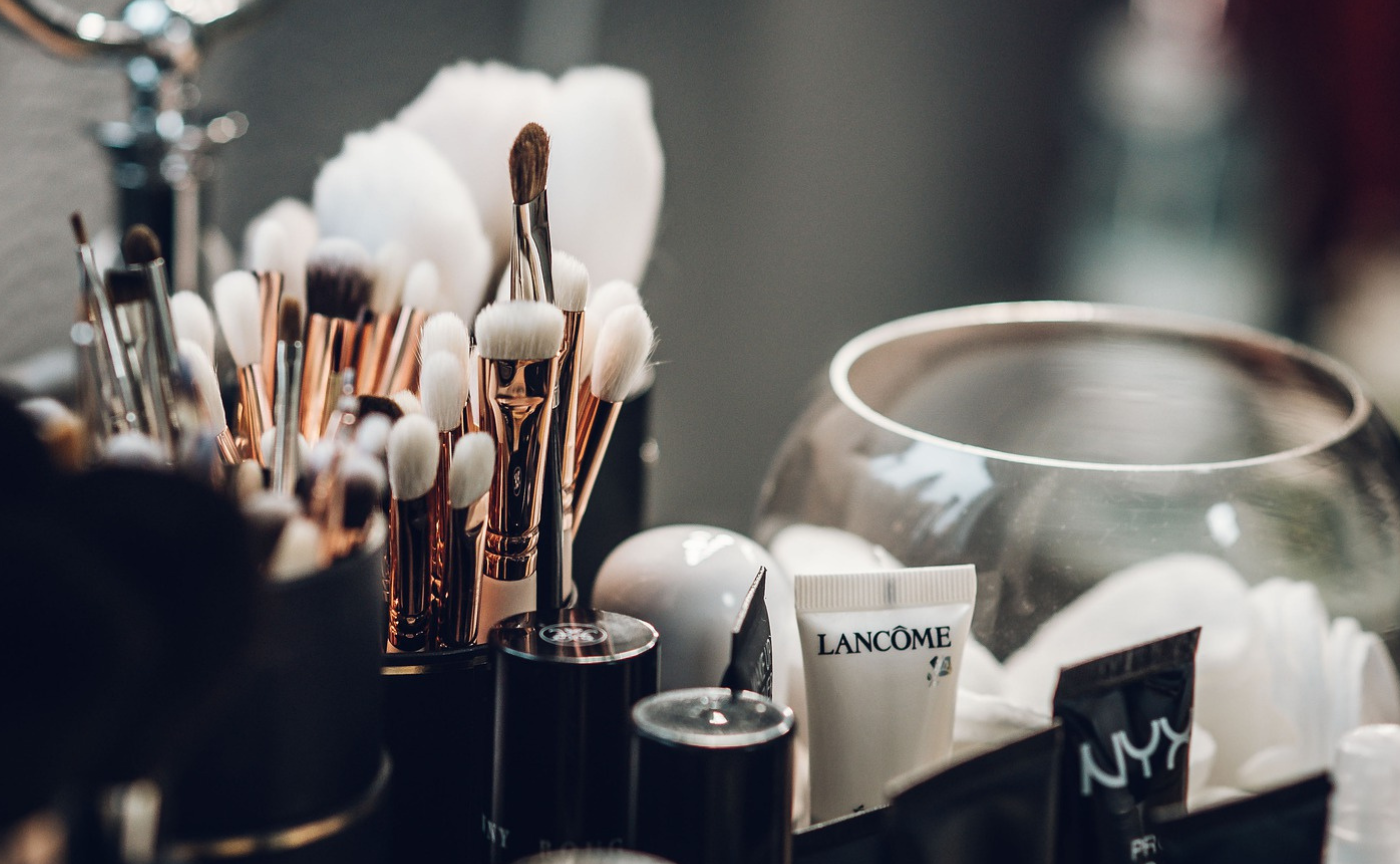 Build your pro makeup kit